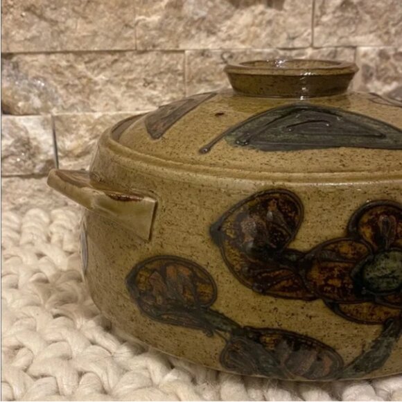 Studio Pottery Lidded Dutch Oven / Serving Dish - Picture 2 of 7